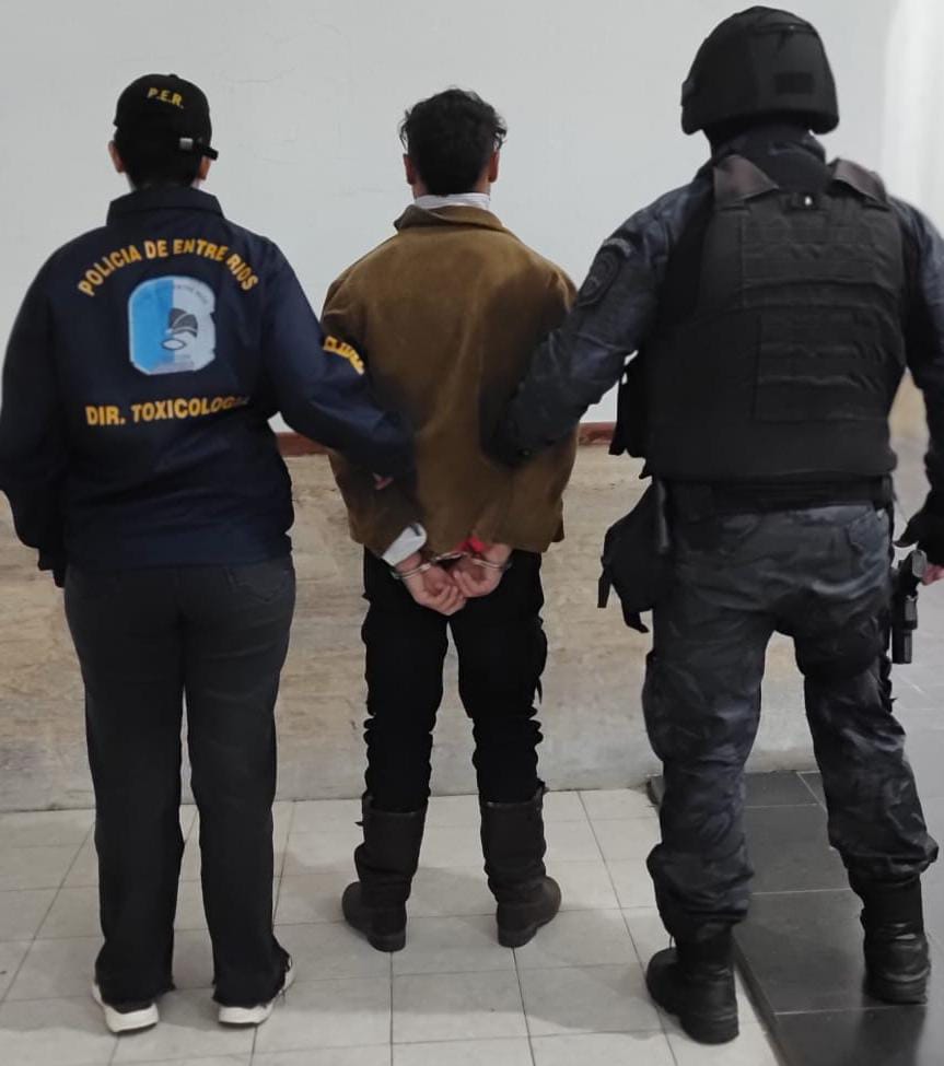 Incautan cocaína, arma de fuego y dinero: hay un detenido